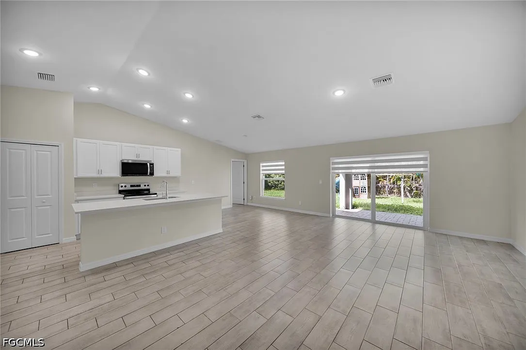 4 bed, 2.0 bath, 1651 sqft, $2,000 — Photo 4