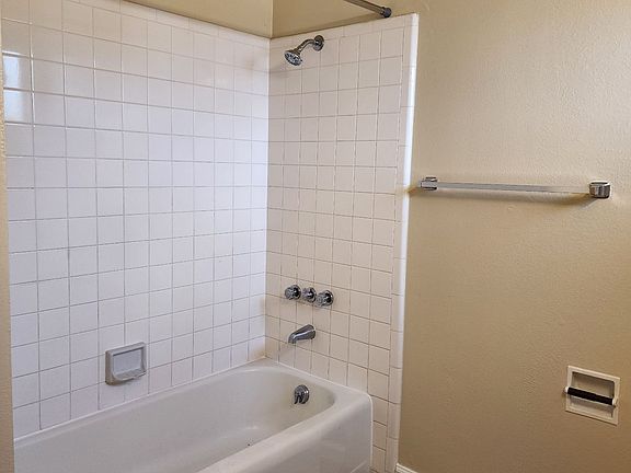 5th image of 1200 D St APT 6