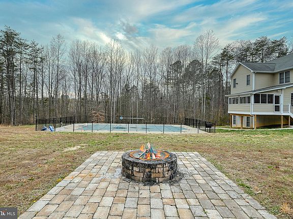 5th image of 9490 Vanreenan Way