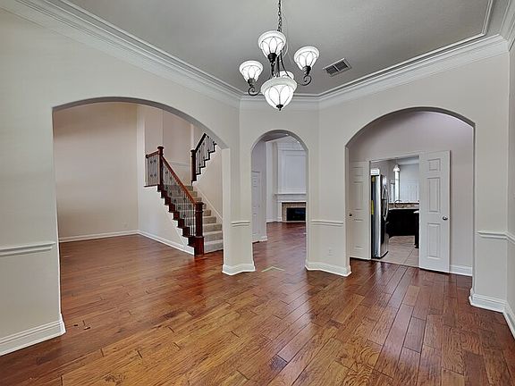 5th image of 3404 Pilgrim Dr