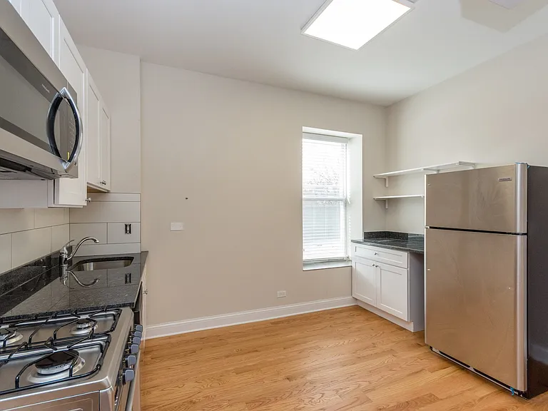 915 S Aberdeen St — Photo 7