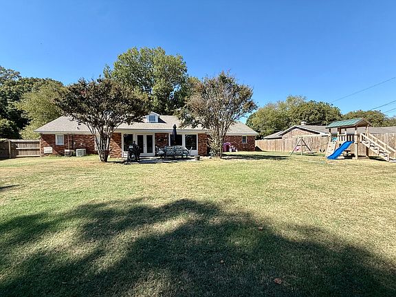 2nd image of 114 Peninsula Dr