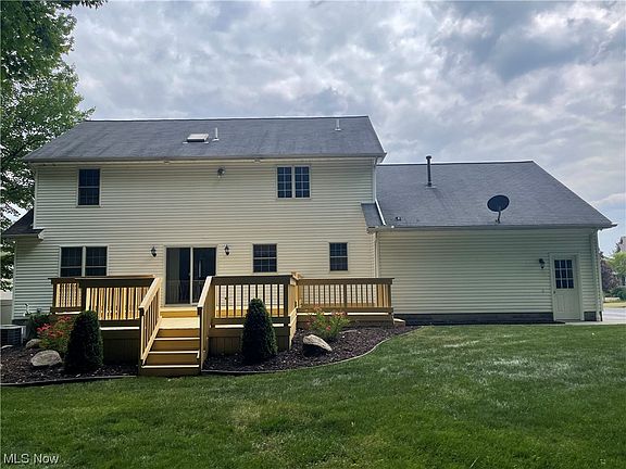 4th image of 748 Greenfield Dr