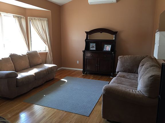 5th image of 141 Willard Ave