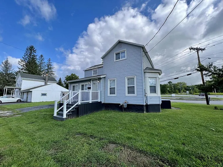 502 Lake St — Photo 18