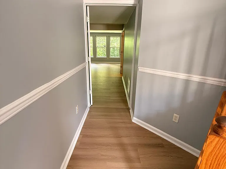 100 Colts Neck Dr — Photo 3
