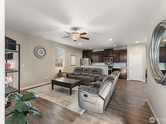 3rd image of 603 Bondgard Avenue E