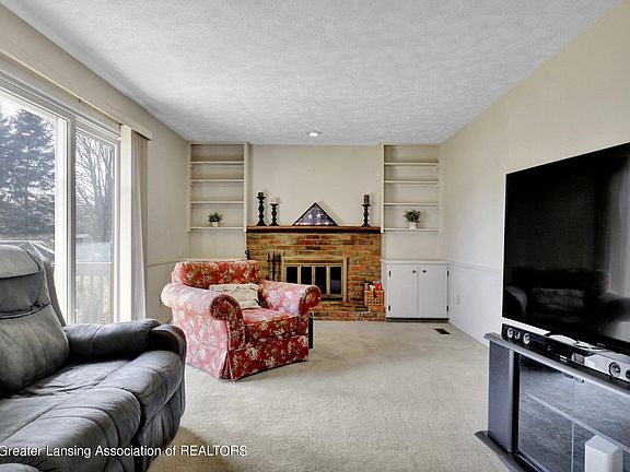 4th image of 3785 Bush Gardens Ln