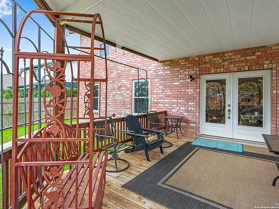 4th image of 806 S Ellison Dr