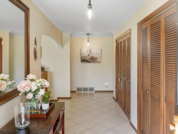 2nd image of 707 Madalyn Court