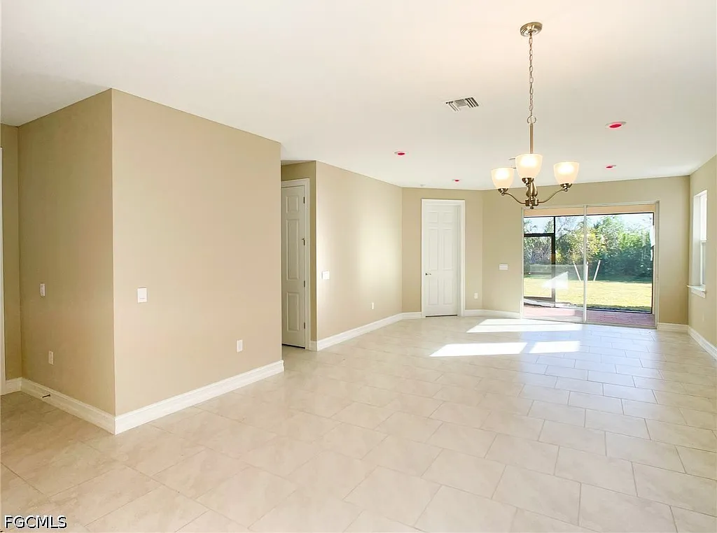 2 bed, 2.0 bath, 1654 sqft, $1,995 — Photo 4