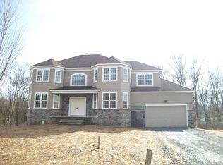 243 Dryden Rd, Stroudsburg, PA 18360