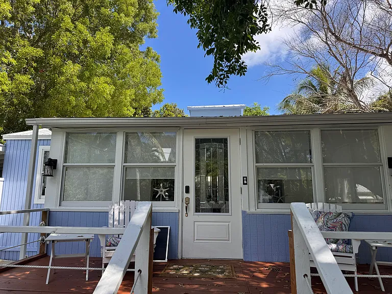 803 Oceana Ave — Photo 4