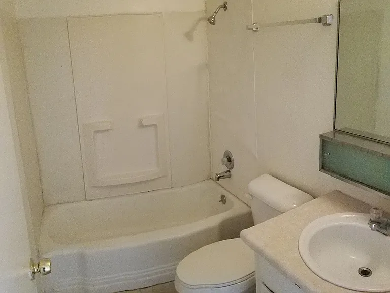 913 E Spence Ave — Photo 5