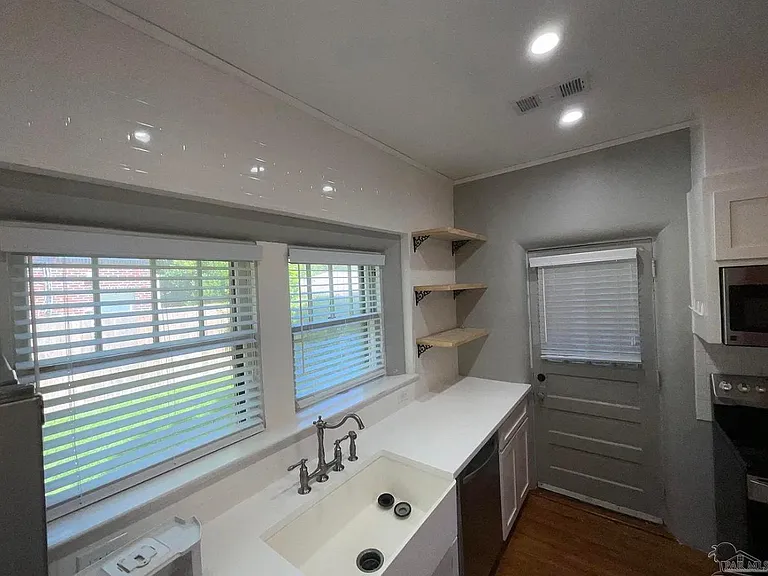 2000 E Jordan St — Photo 14