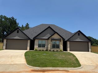 1420 Page Valley Cir, Longview, TX 75601