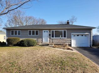 117 N Summit Ave, Patchogue, NY 11772