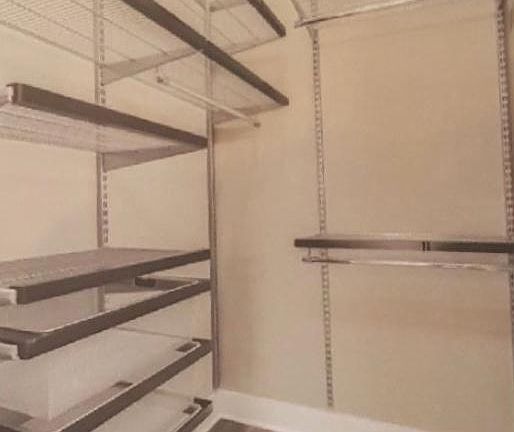 Walk in closet 