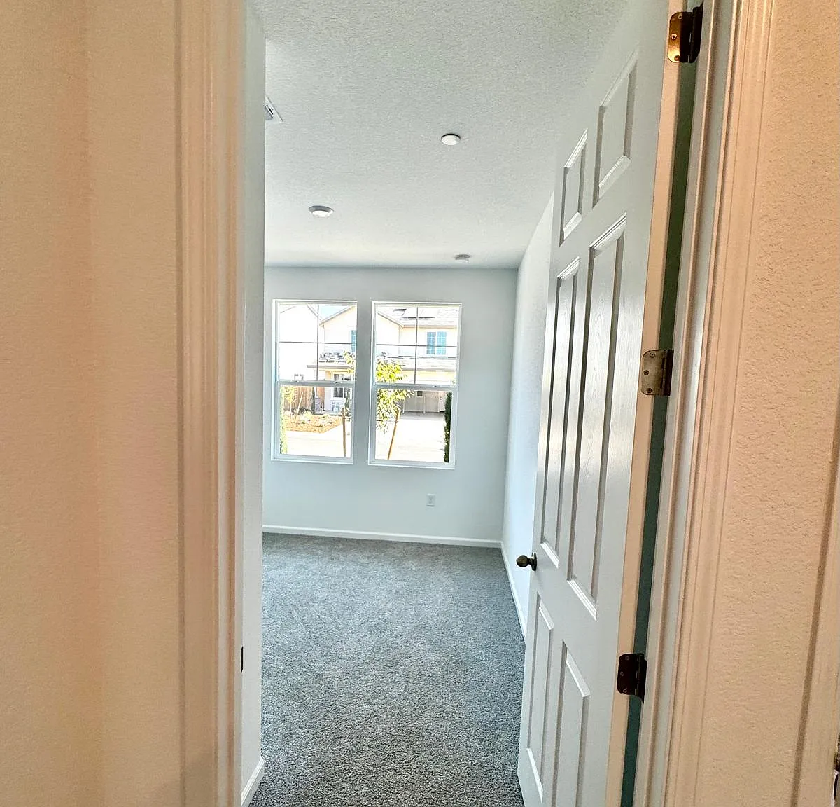 4 bed, 2450 sqft, $3,349 — Photo 3
