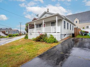 78 Webhannet Dr, Wells, ME 04090