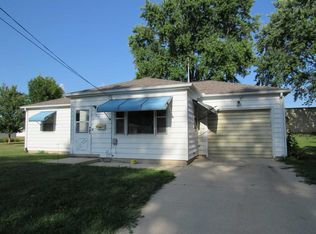 713 Dena St, Waterloo, IA 50702