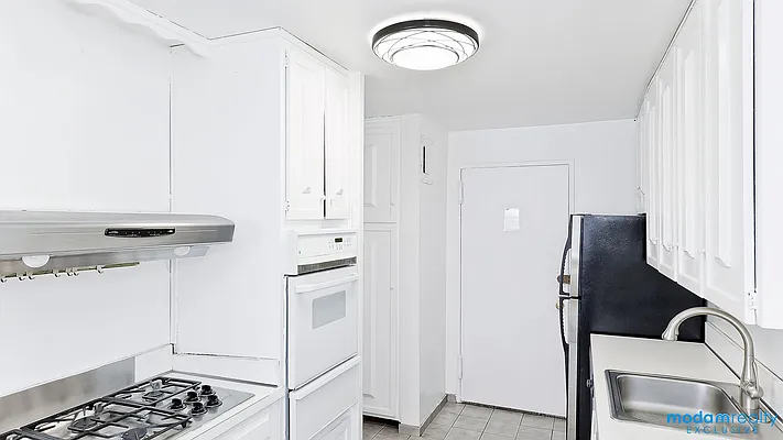 Sold by Moda Realty | media 39