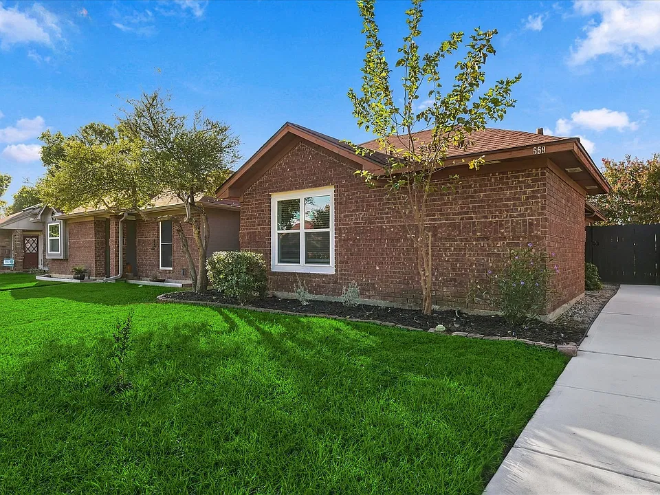 559 Lee Dr