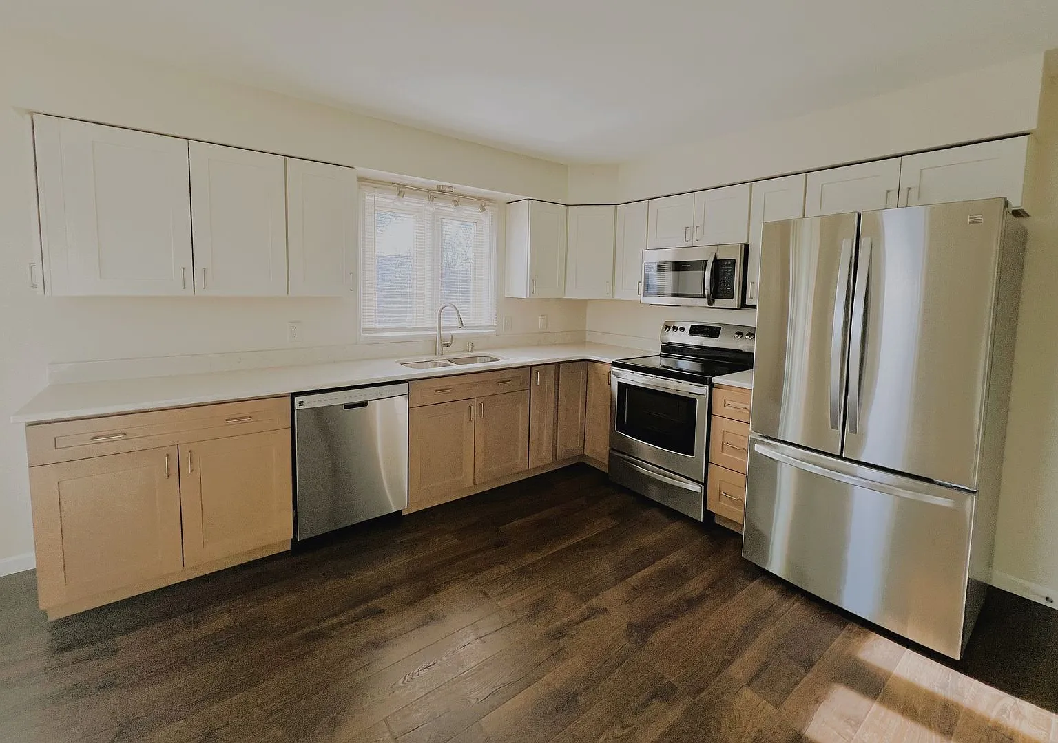 91/93 Dickinson Avenue — Photo 2