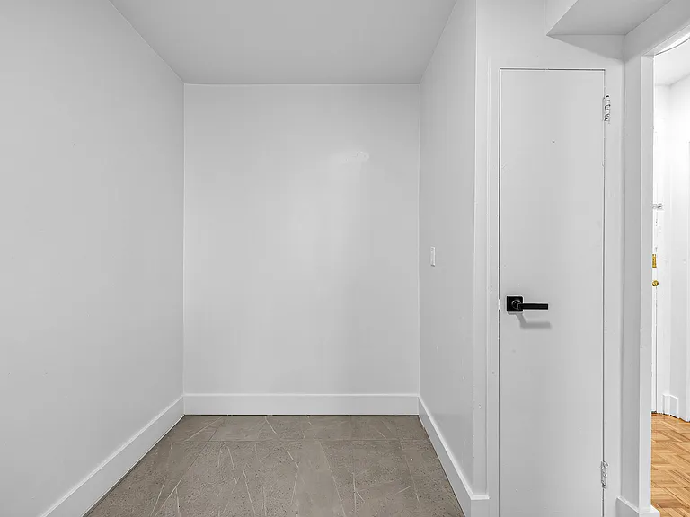 3950 Lawrence Ave E — Photo 15