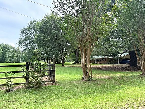 2nd image of 520 Crawford Loop