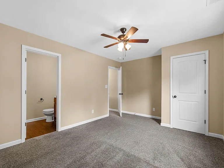161 Center Pointe Dr — Photo 12