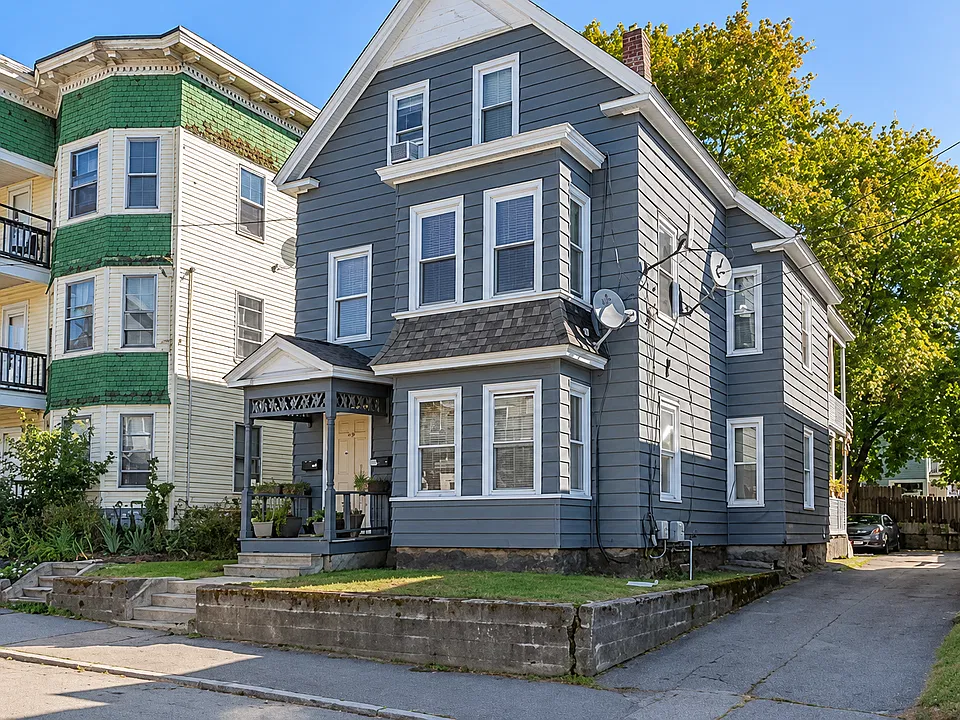 122 Myrtle Ave #1