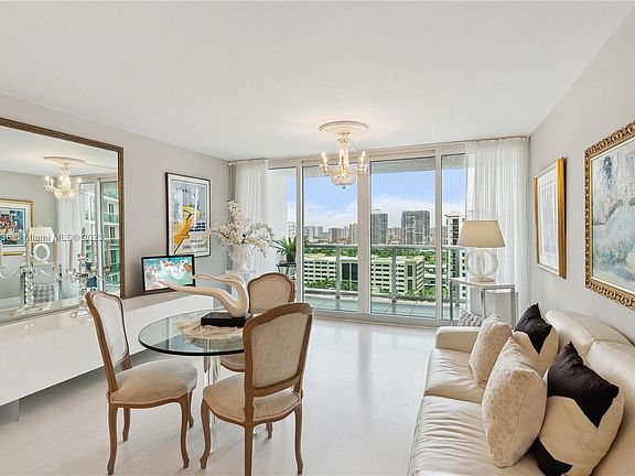 3rd image of 100 Bayview Dr APT 1830
