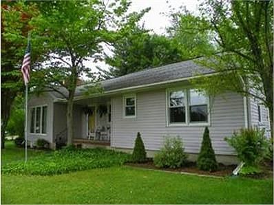 1st image of 28 Lakeview Ave