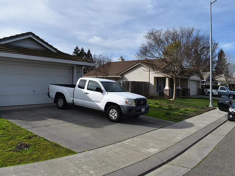 1525 Ditmar Dr — Photo 5