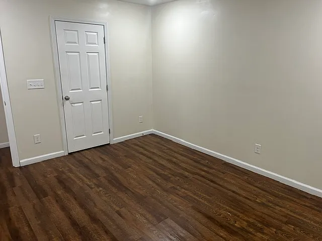 2020 Iowa Rd #B — Photo 8