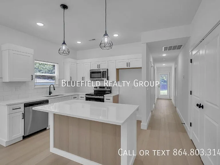 72 Blackstock Rd — Photo 9