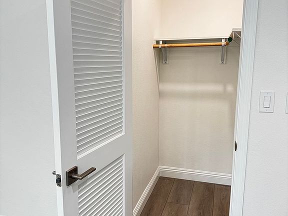 4th image of 1701 Peppertree Ln APT 3