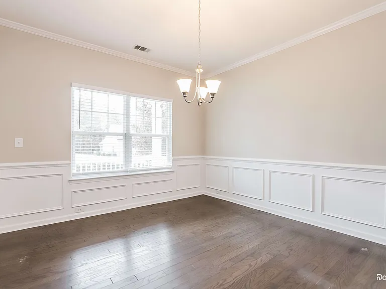 320 Fern Ct — Photo 8