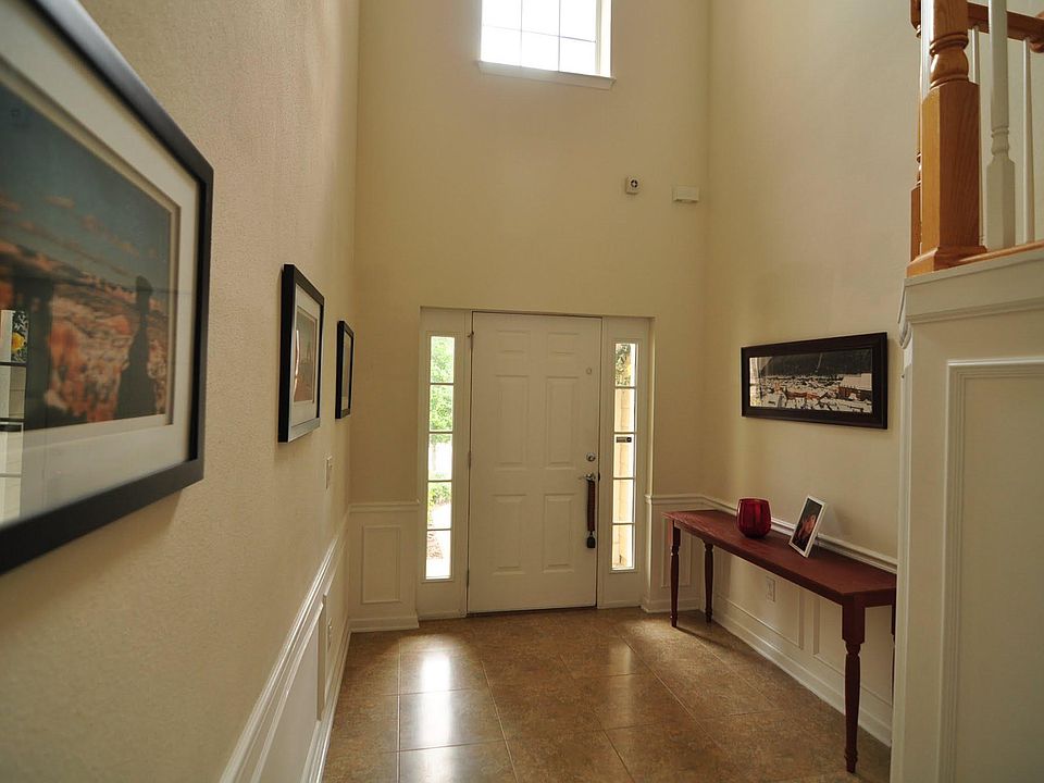 2 story foyer