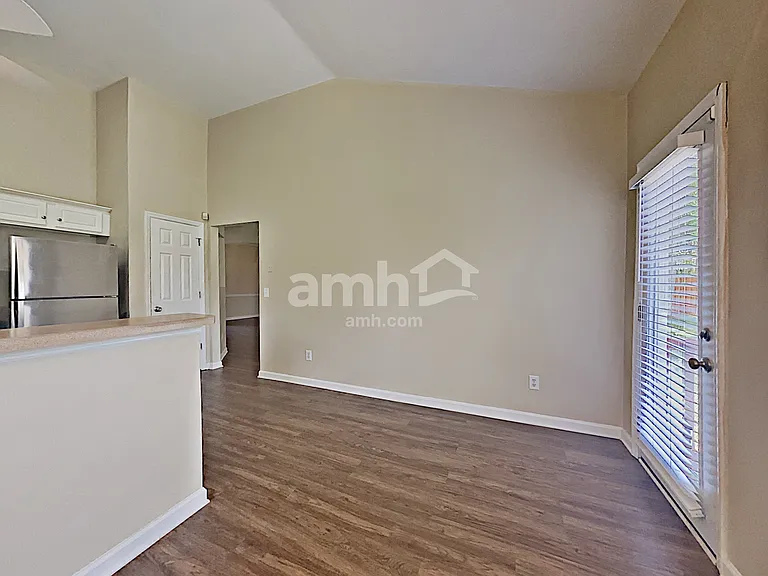 1523 Cardinal Ln — Photo 6