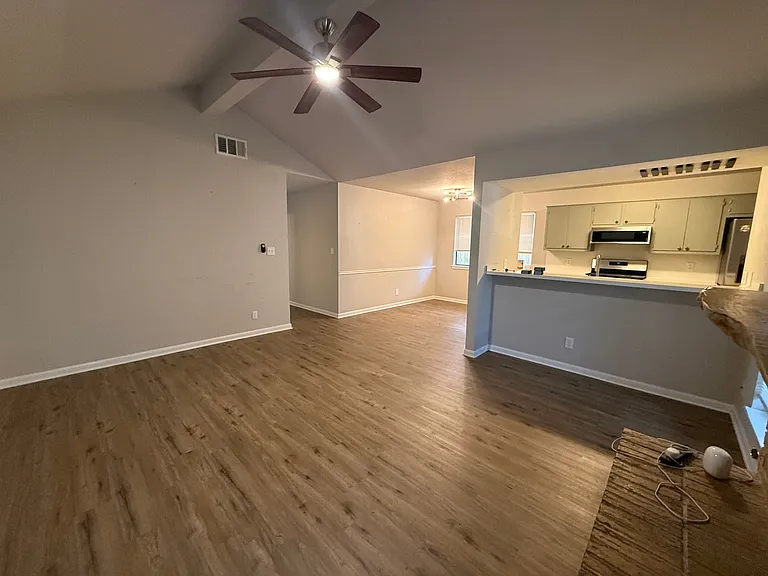 2516 Howellwood Way #B — Photo 8