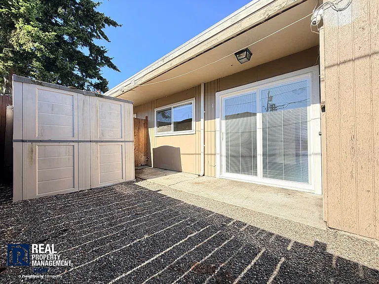 6415 Steilacoom Blvd SW Tacoma — Photo 19