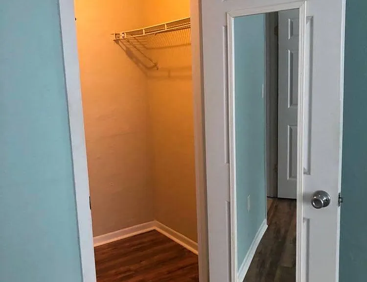 Walk-in closet