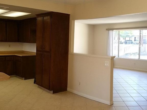 4th image of 603 S Camino Los Banos