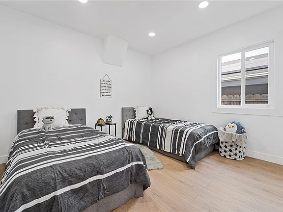 5th image of 11863 Avalon Blvd