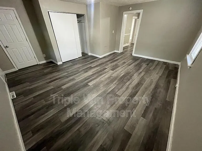 9425 Burdella Ave — Photo 13