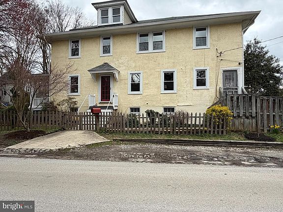 2nd image of 637 Deepdene Rd