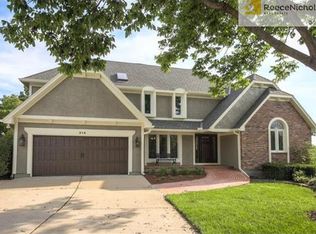 316 NE Dartmore Ct, Lees Summit, MO 64064
