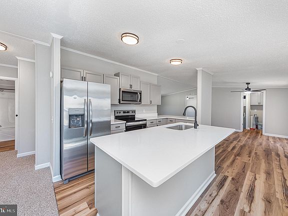 5th image of 7904 Twin Oaks Dr